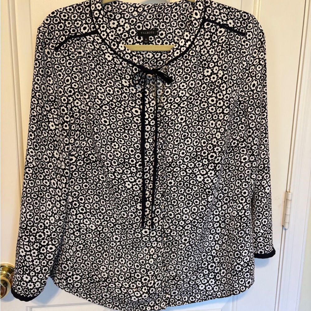 Talbots size medium Black and White Patterned Blouse
